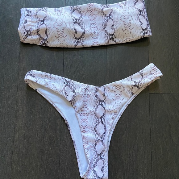 SHEIN Other - Snakeskin print bikini